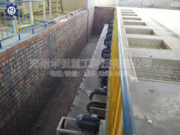 新型有機(jī)肥造粒機(jī)現(xiàn)場(chǎng)